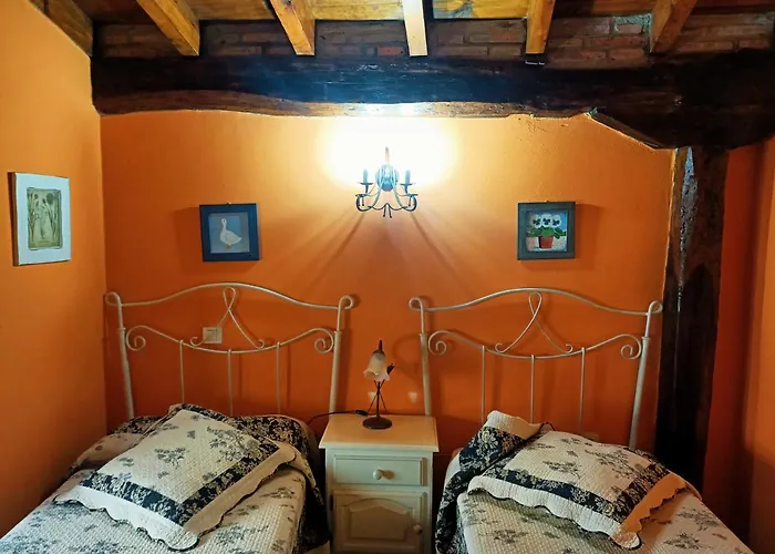 La Buganvilla Novales